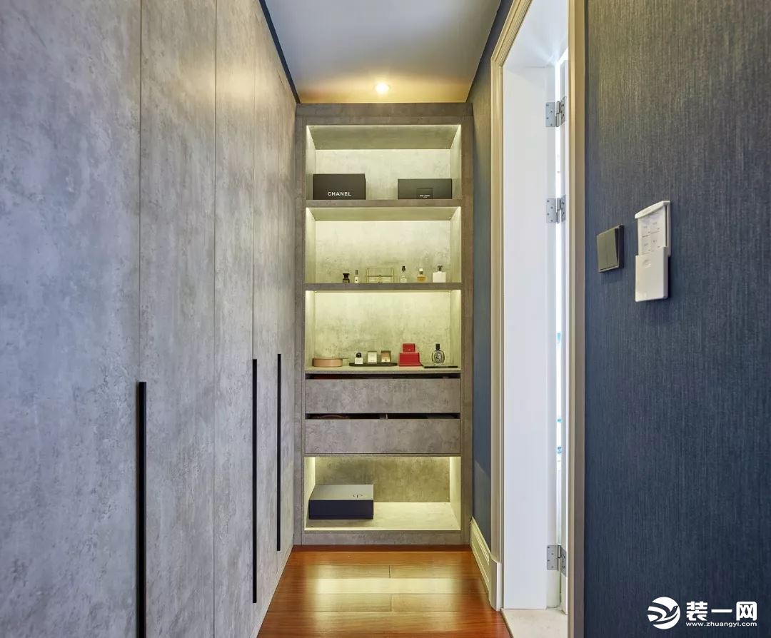 精装房衣帽间二次装修效果图