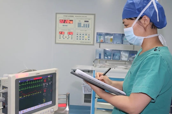 8·19中国医师节｜医路有你，光影同行