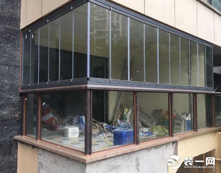 封阳台立柱效果图