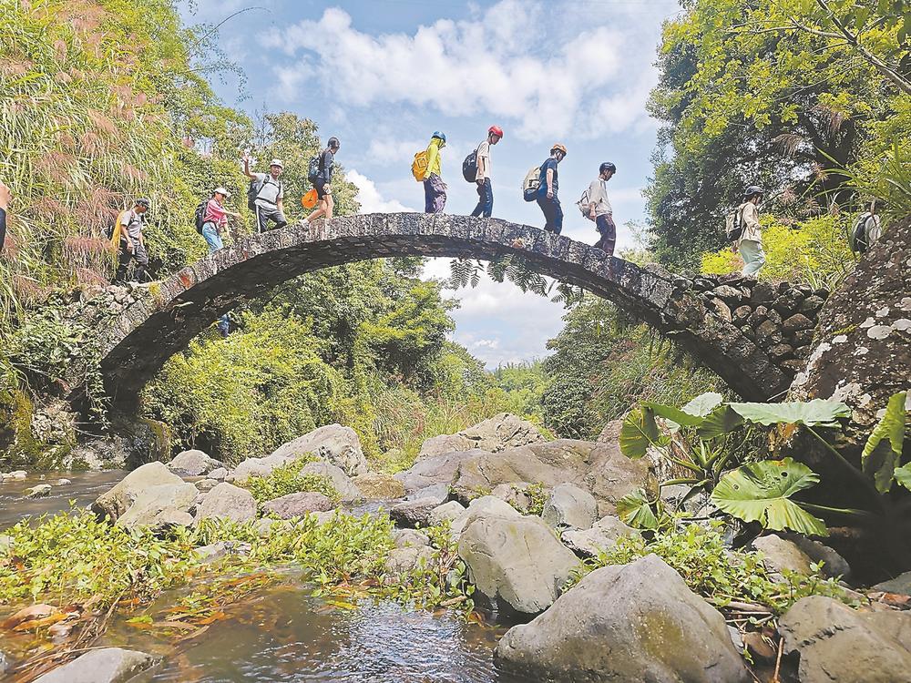 “户外热”掀起消费热
