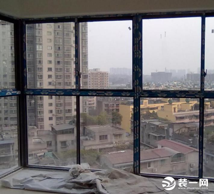 封阳台立柱效果图