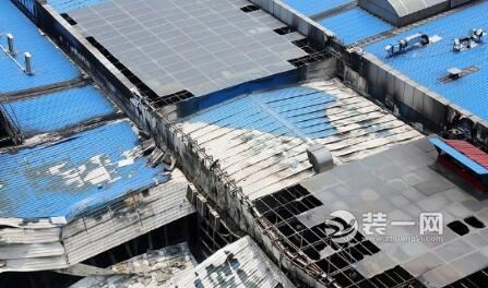 郑州某广场家居馆发生火灾 商户损失估计会超过亿元