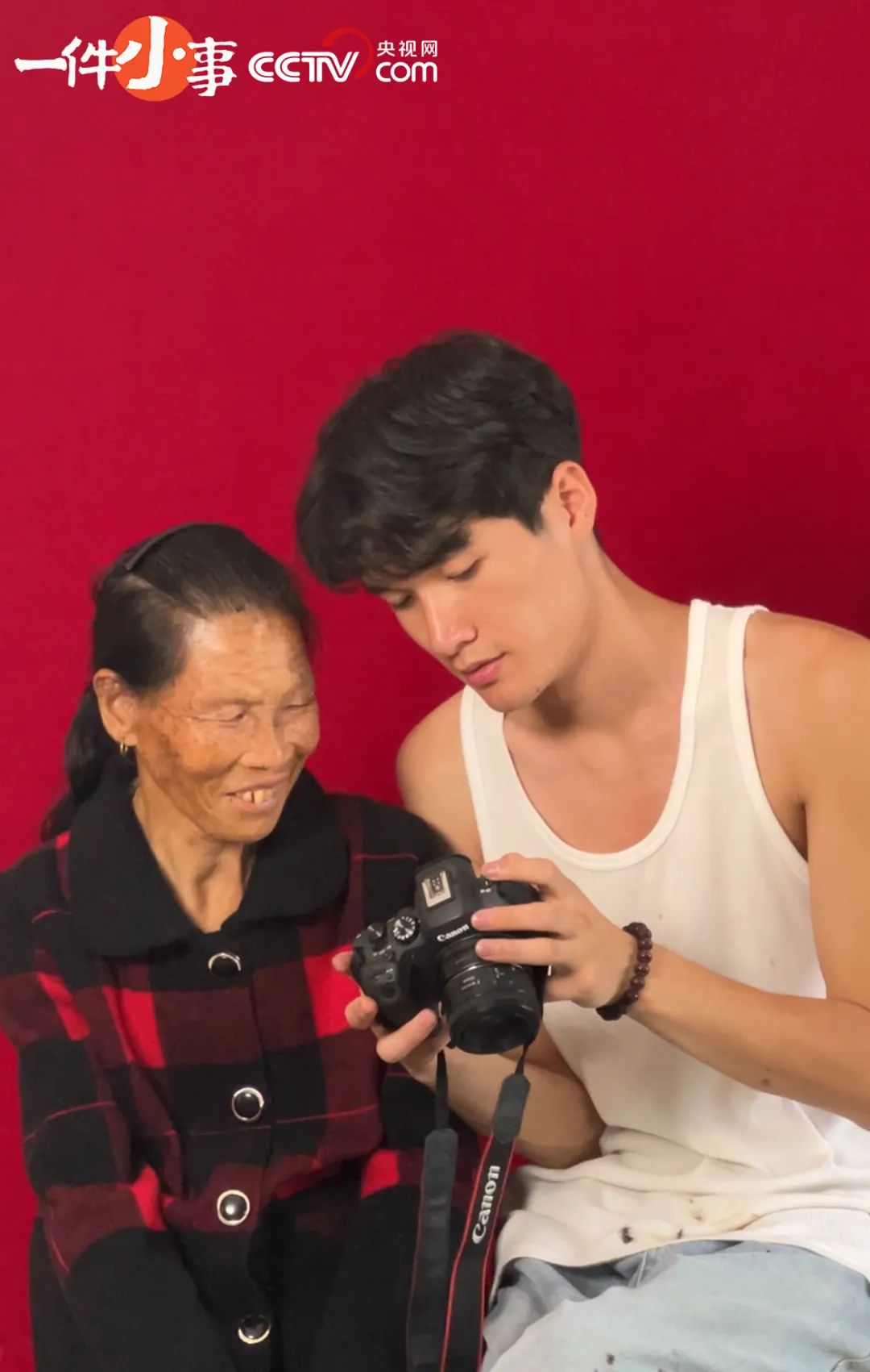 “我帮全村的老人拍好了遗照”
