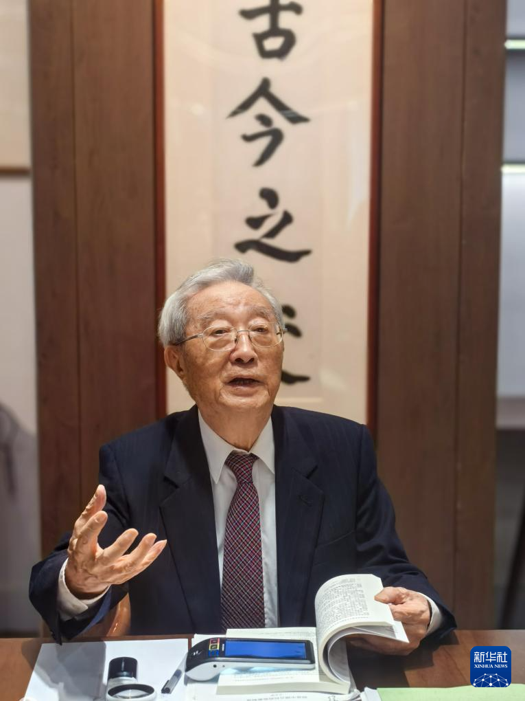 国家勋章和国家荣誉称号获得者丨张晋藩：让中国法制史的参天大树根深叶茂