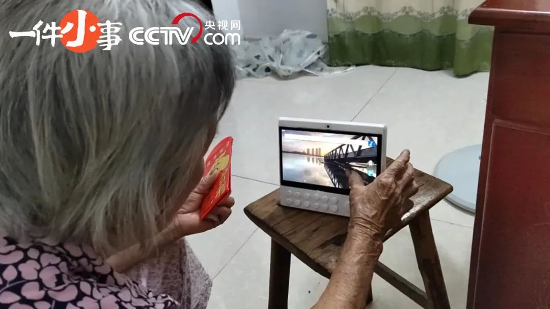他爆改了奶奶的智能屏，上万人求量产
