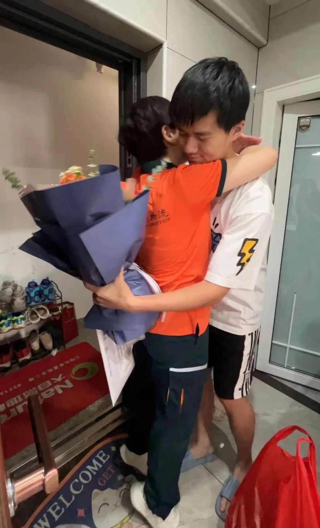 这份录取通知书，是妈妈送来的！