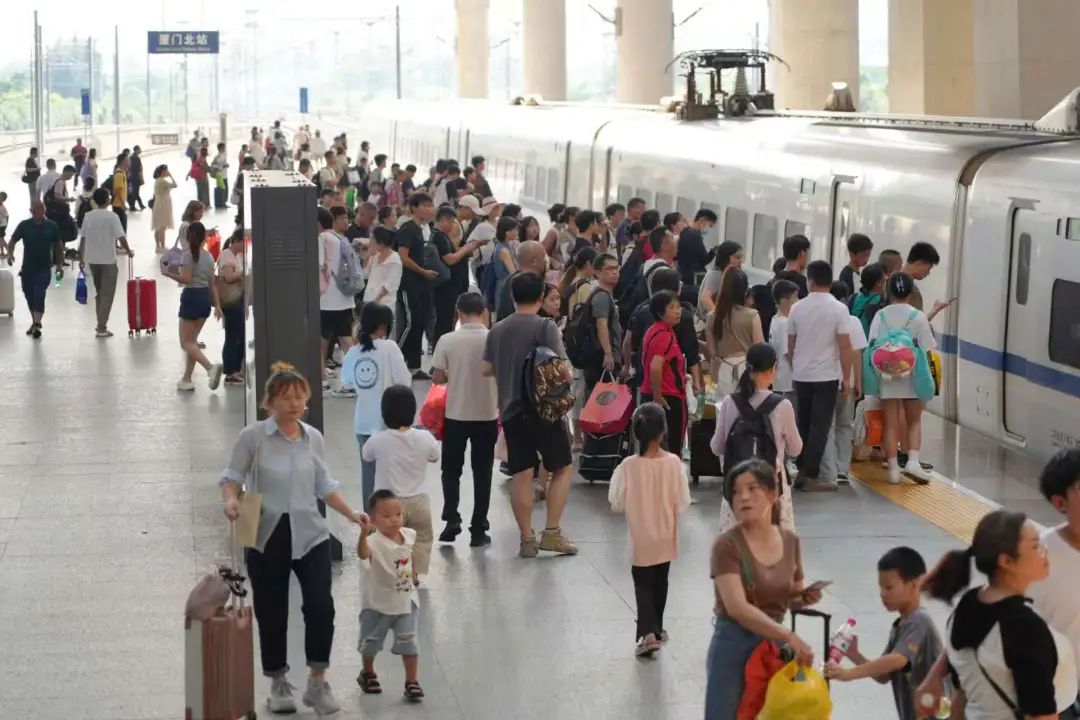 创历史新高！2024年福建铁路暑运发送旅客2923万人次
