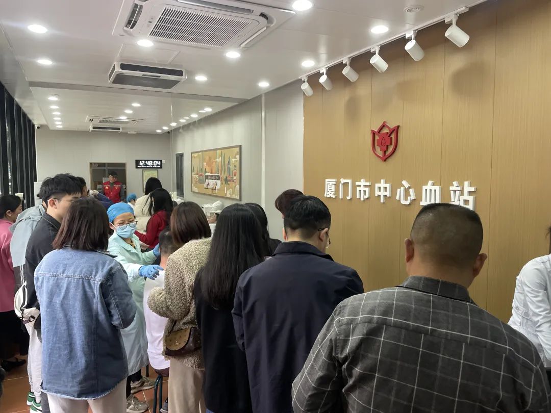 福建一女老师病危！献血点排起长队……