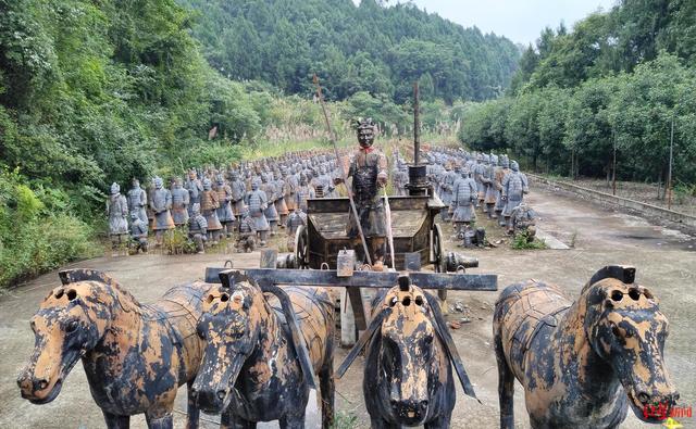 山寨兵马俑景区荒废近2年 老板去世