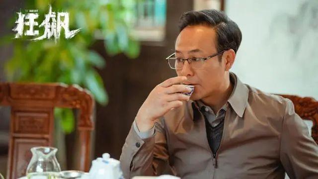 热搜第一！雷军送张颂文的SU7真车现身