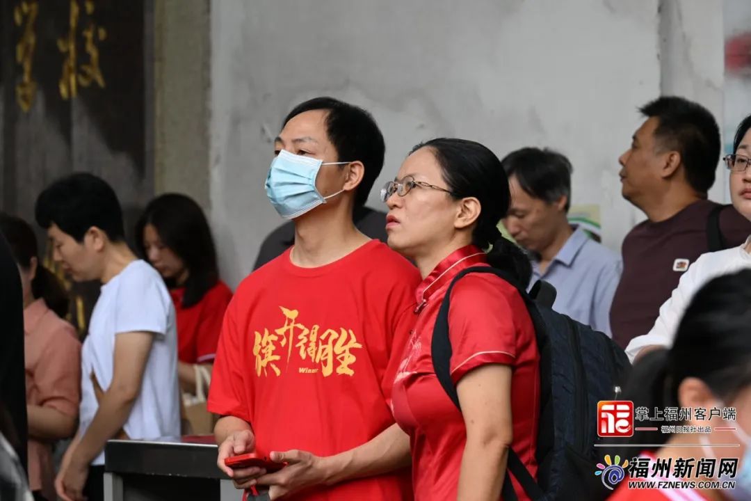 超3.9万名！现场直击！福州高考第一天！满屏感动→
