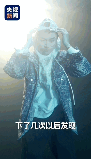 春晚舞台上的11秒国风变装太燃了！原来是来自福建的他