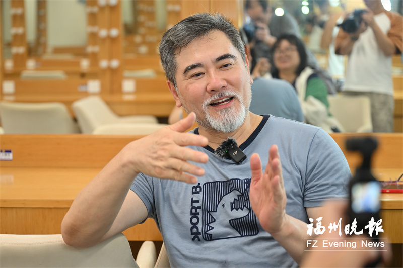 赵文瑄带着话剧《鳄鱼》来榕：喜欢这里空气清新，想吃猪血捞化