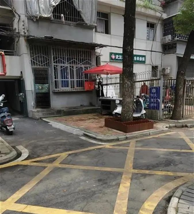 身中15刀仍紧追歹徒，民警邱建军英勇牺牲