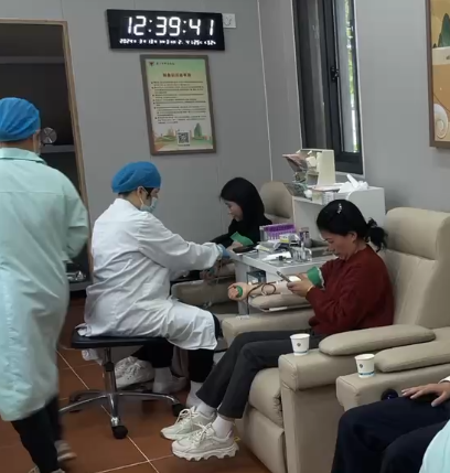 福建一女老师病危！献血点排起长队……