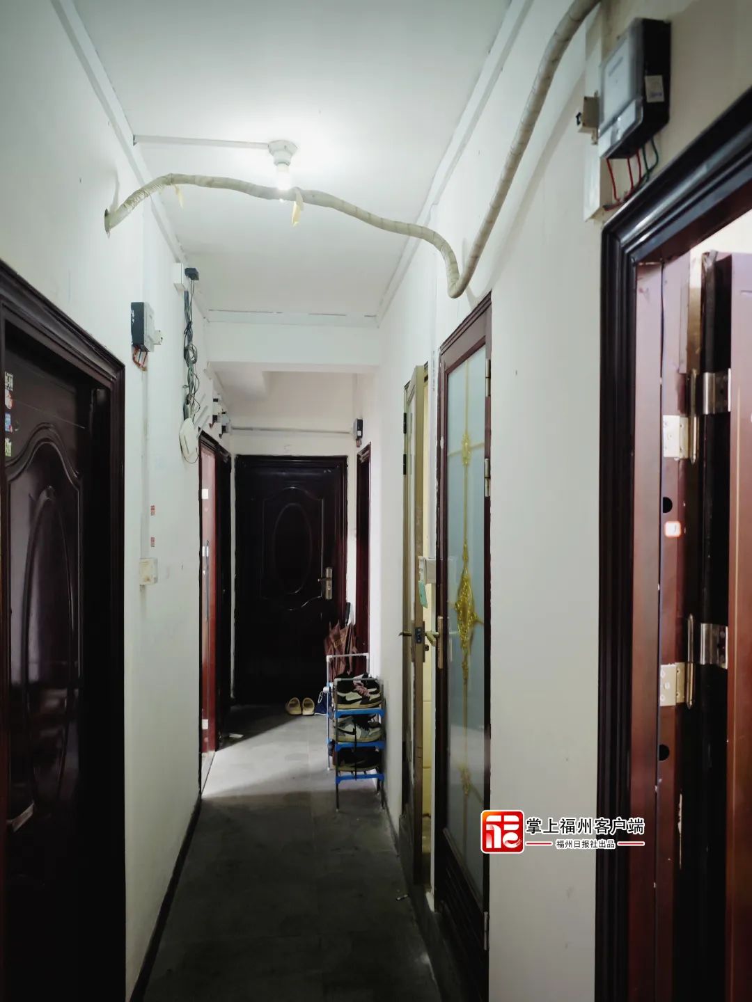 太离谱！1套房隔出6室6卫出租？福州李先生：差不多有7年了