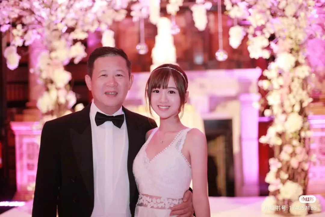 “特步公主”与七匹狼公子举行婚礼！网友：小说照进现实！