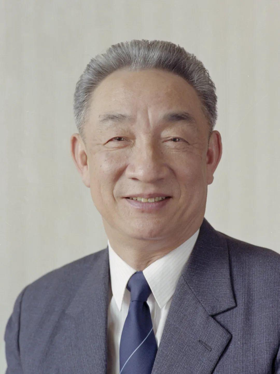 国务院原副总理邹家华同志逝世