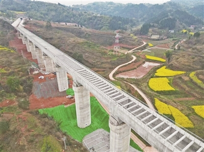 穿群山越峡谷，金沙江水润川南（经济新方位·重大工程一线）