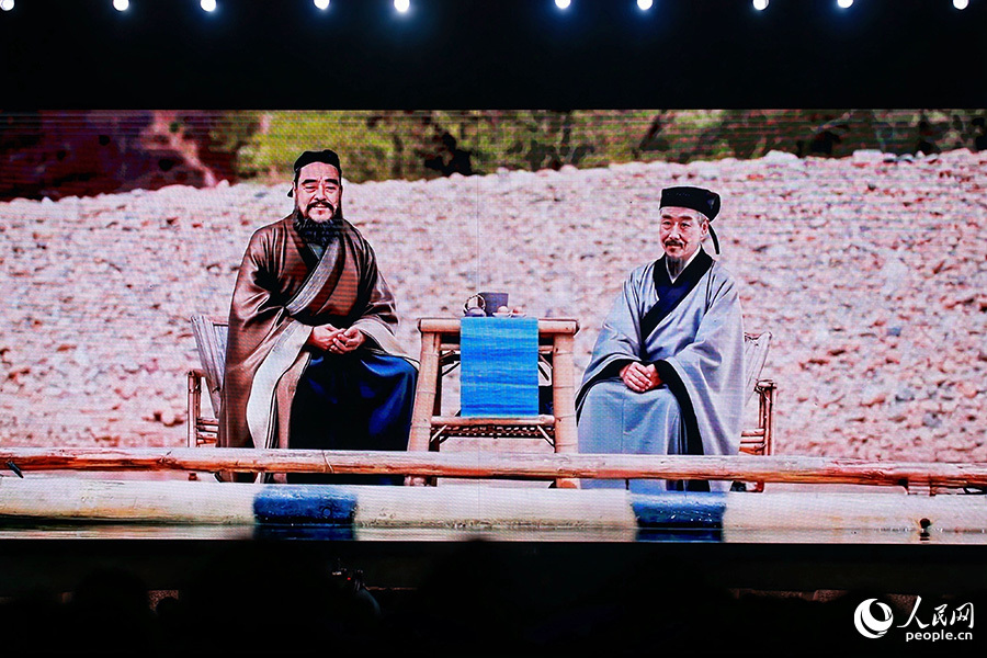 借助AI技术，朱子与孔子同乘竹筏漂流。人民网 李唯一摄